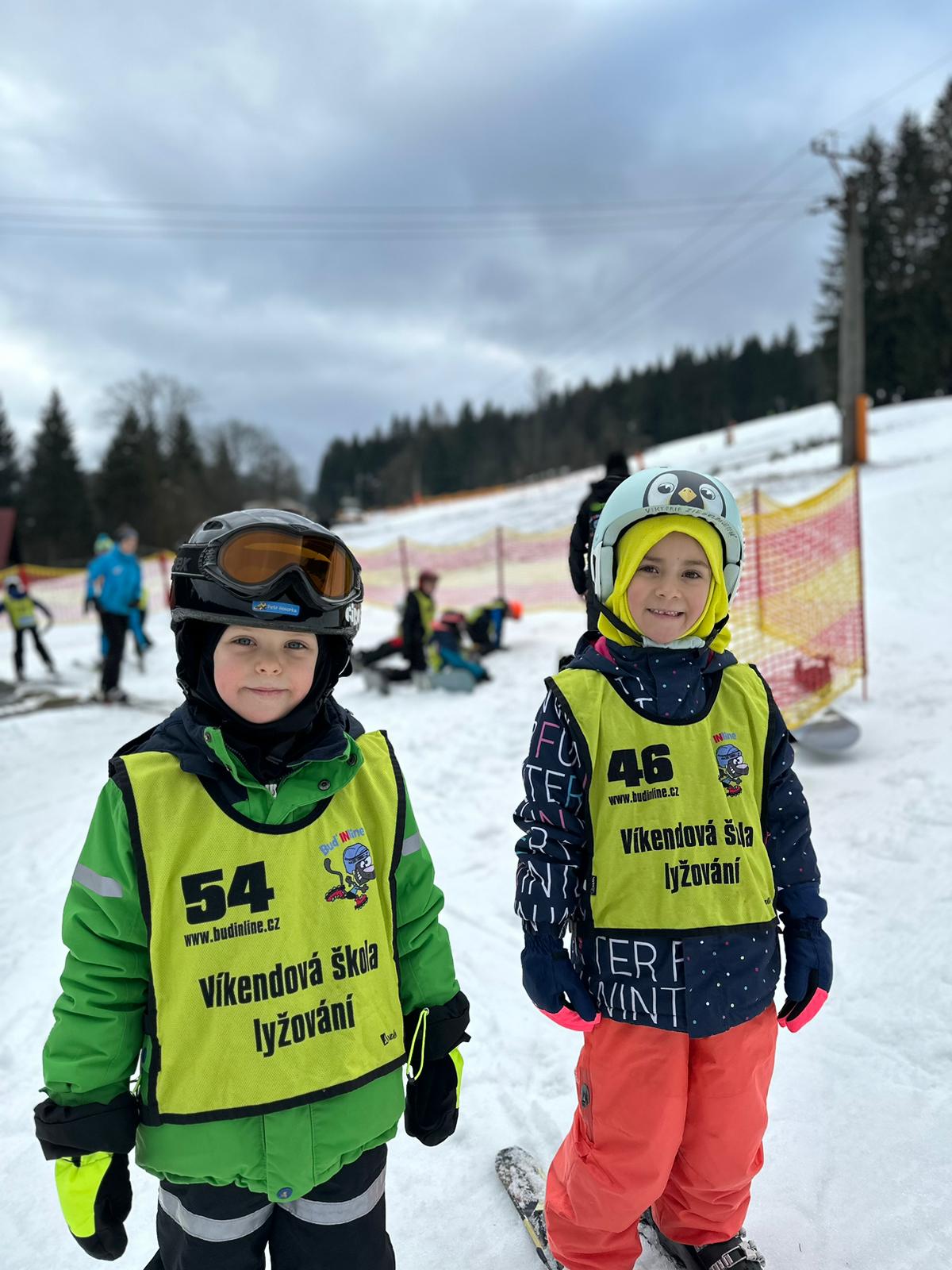 Víkendová škola lyžování a snowboardingu: Již 10 let učíme s láskou k horám Víkendová škola lyžování a snowboardingu: Již 10 let učíme s láskou k horám